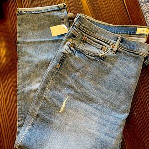 NWT Gap cropped girlfriend jeans Size 35